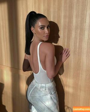 Kim Kardashian photo #0844
