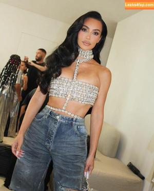 Kim Kardashian photo #0912