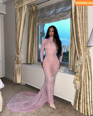 Kim Kardashian photo #0939
