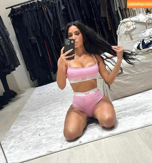 Kim Kardashian photo #0949