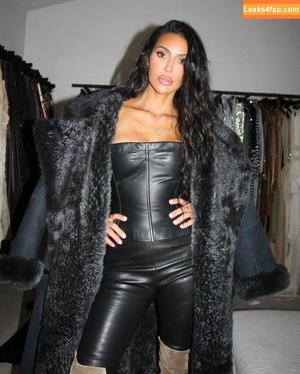 Kim Kardashian photo #0965