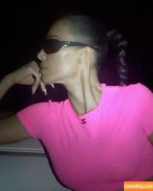 Kim Kardashian photo #0978
