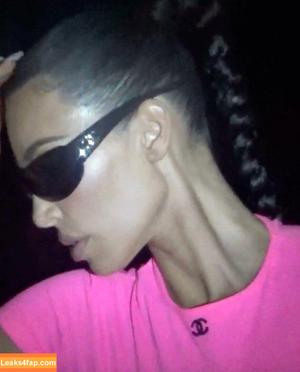 Kim Kardashian photo #0980