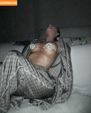 Kim Kardashian photo #0984