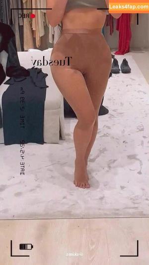 Kim Kardashian photo #0986