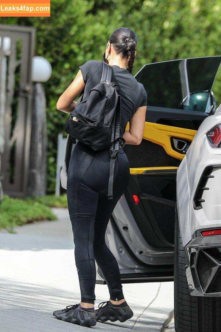 Kim Kardashian / https: / kimkadarshian / kimkardashian leaked photo photo #1091