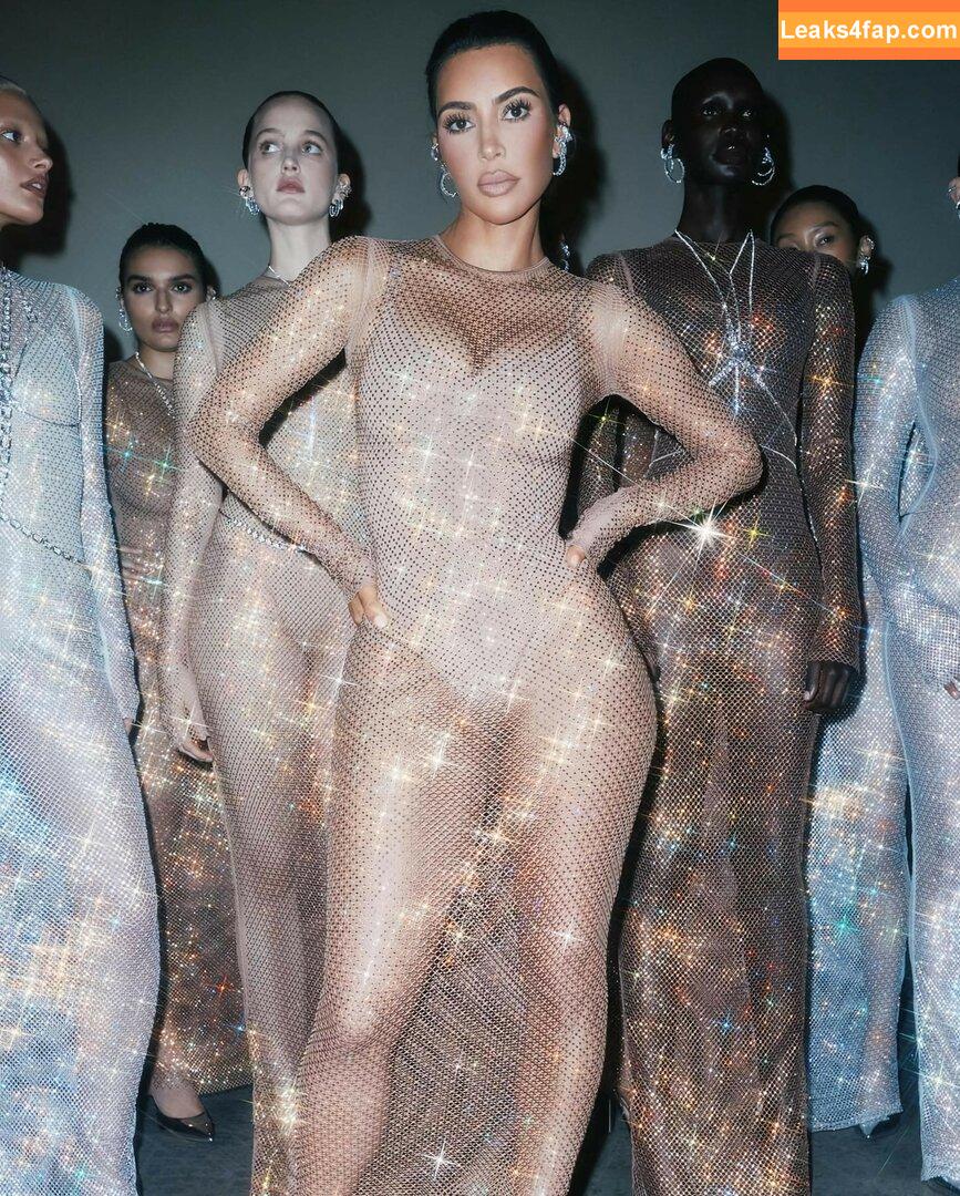 Kim Kardashian / https: / kimkadarshian / kimkardashian leaked photo photo #1123