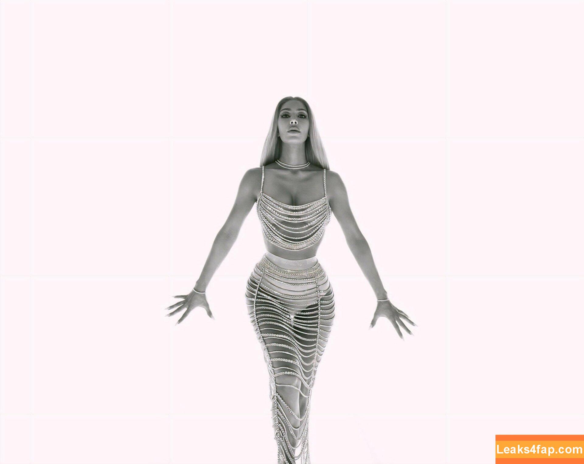 Kim Kardashian / https: / kimkadarshian / kimkardashian leaked photo photo #1126