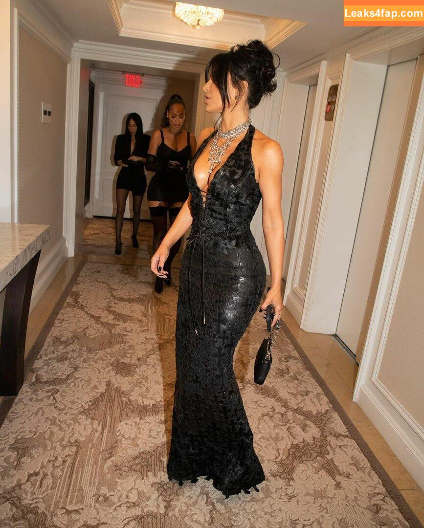 Kim Kardashian / https: / kimkadarshian / kimkardashian leaked photo photo #1206