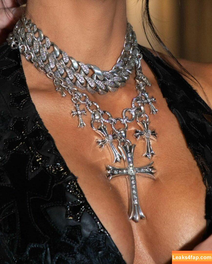 Kim Kardashian / https: / kimkadarshian / kimkardashian leaked photo photo #1208