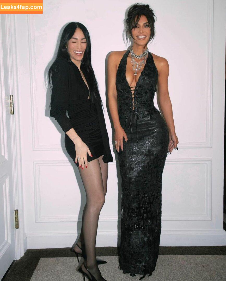 Kim Kardashian / https: / kimkadarshian / kimkardashian leaked photo photo #1227