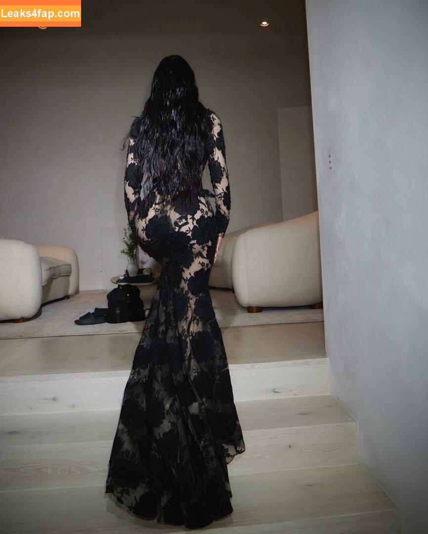 Kim Kardashian / https: / kimkadarshian / kimkardashian leaked photo photo #1243