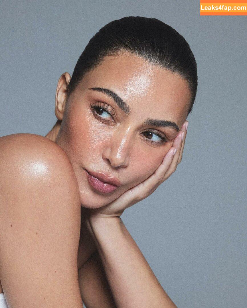 Kim Kardashian / https: / kimkadarshian / kimkardashian leaked photo photo #1259