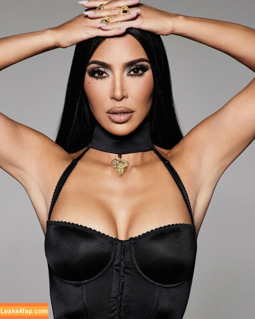 Kim Kardashian / https: / kimkadarshian / kimkardashian leaked photo photo #1265