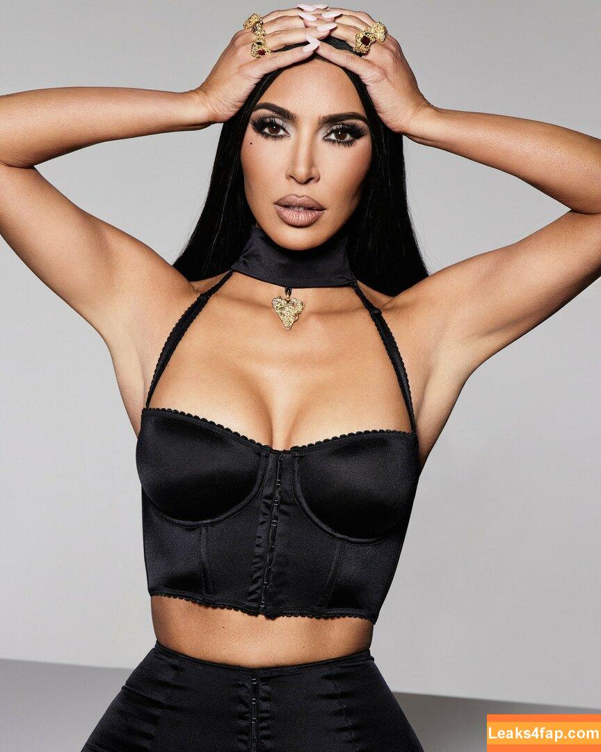 Kim Kardashian / https: / kimkadarshian / kimkardashian leaked photo photo #1266