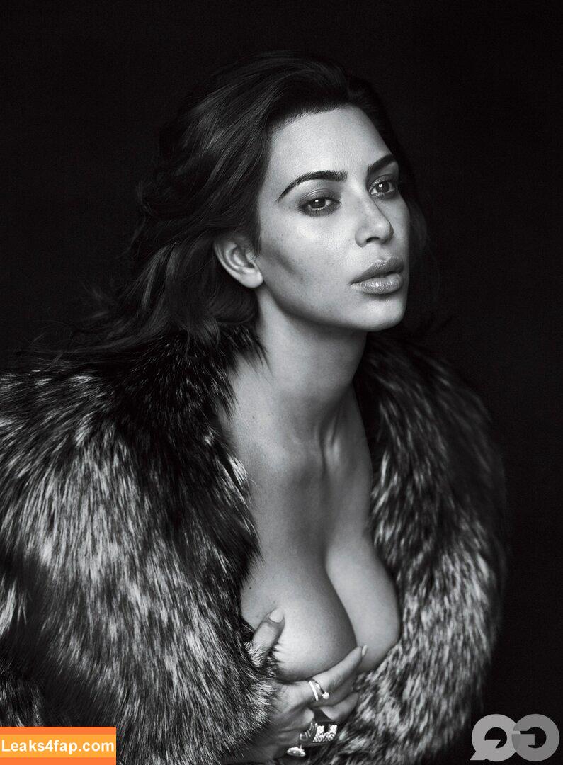 Kim Kardashian / https: / kimkadarshian / kimkardashian leaked photo photo #1295