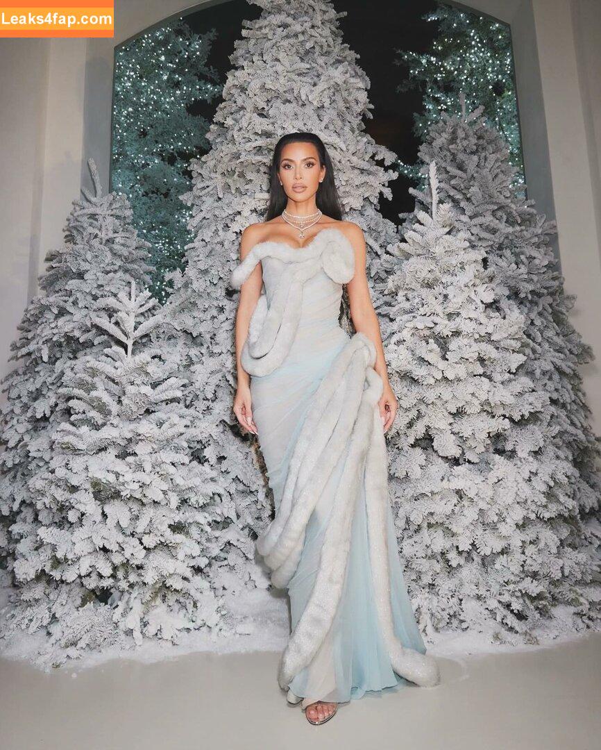 Kim Kardashian / https: / kimkadarshian / kimkardashian leaked photo photo #1336