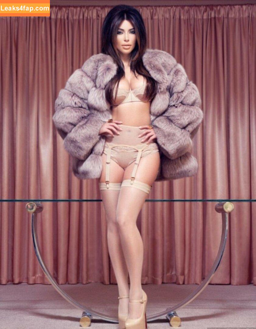 Kim Kardashian / https: / kimkadarshian / kimkardashian leaked photo photo #1342