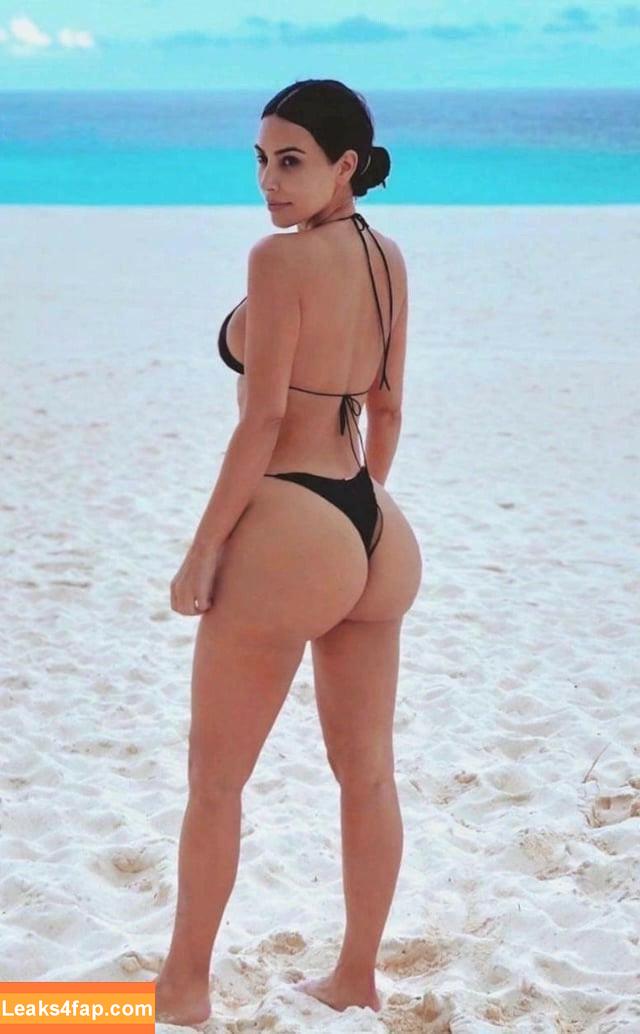 Kim Kardashian / https: / kimkadarshian / kimkardashian leaked photo photo #1350