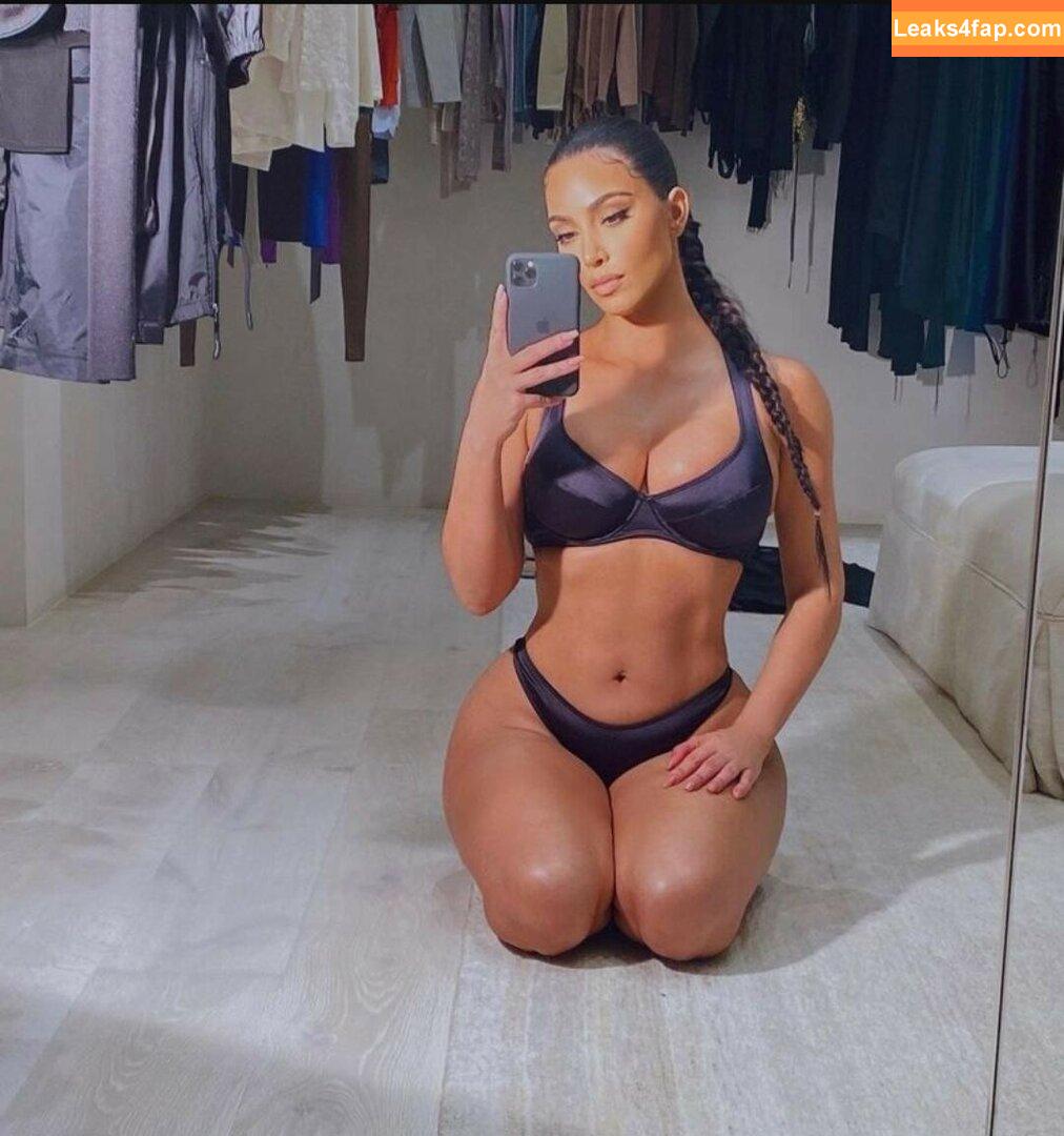 Kim Kardashian / https: / kimkadarshian / kimkardashian leaked photo photo #1354