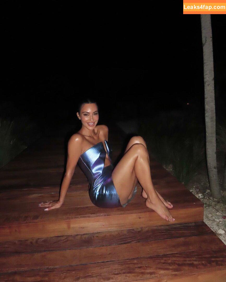 Kim Kardashian / https: / kimkadarshian / kimkardashian leaked photo photo #1361