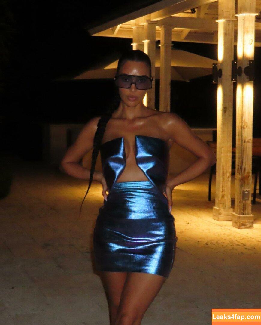 Kim Kardashian / https: / kimkadarshian / kimkardashian leaked photo photo #1363