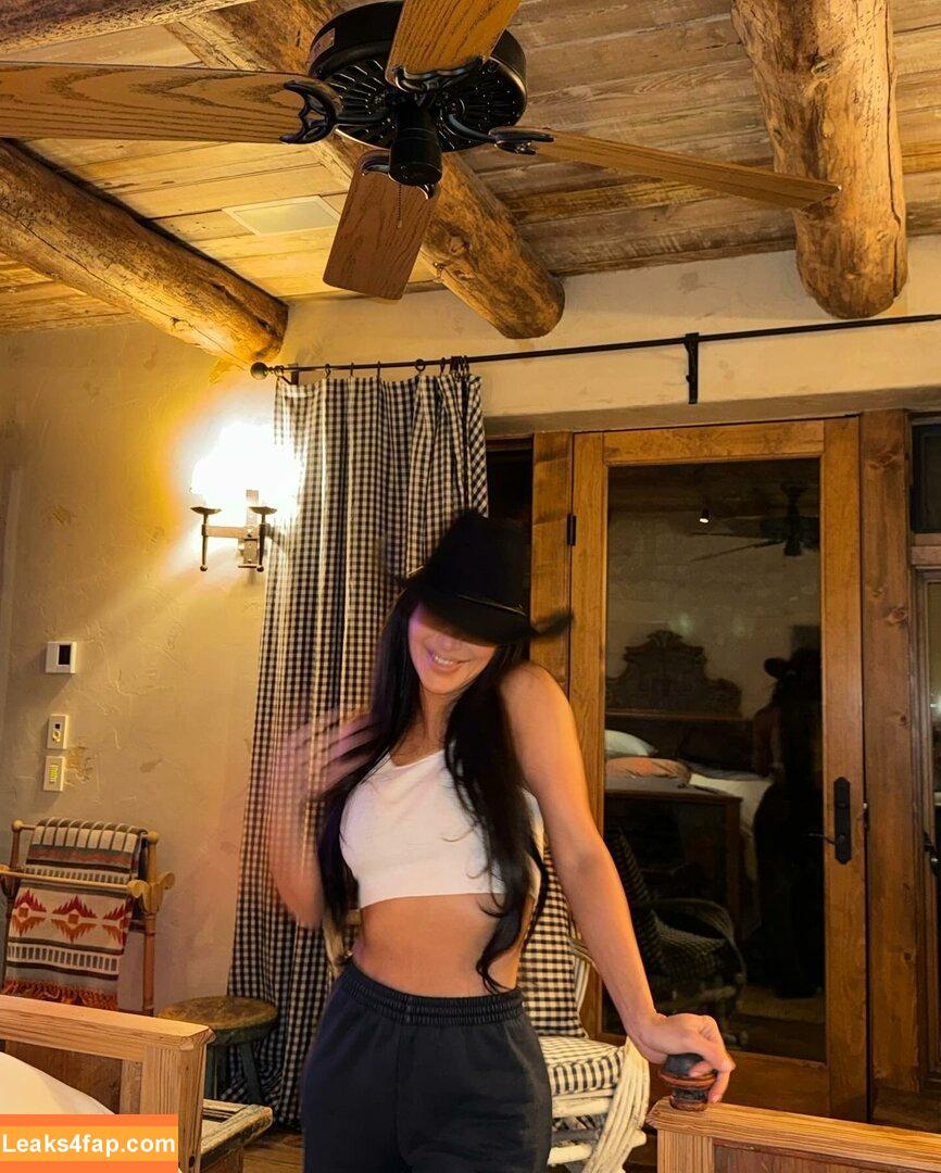 Kim Kardashian / https: / kimkadarshian / kimkardashian leaked photo photo #1377