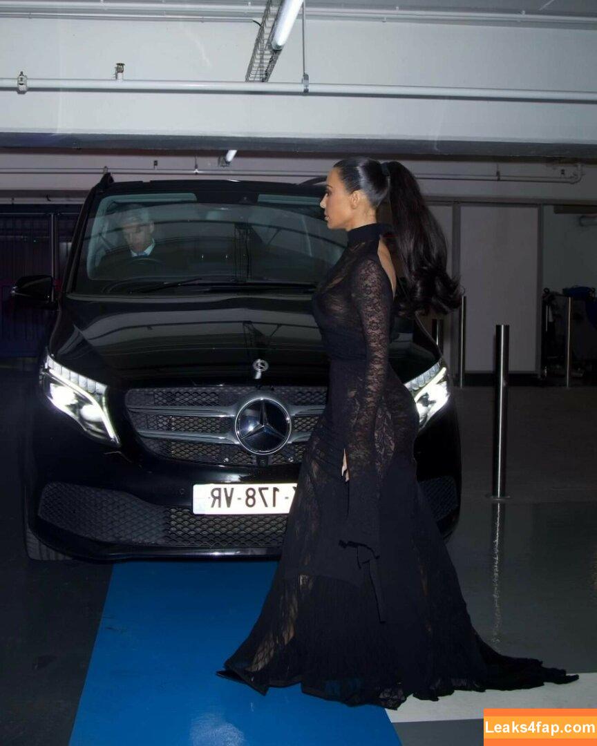 Kim Kardashian / https: / kimkadarshian / kimkardashian leaked photo photo #1419