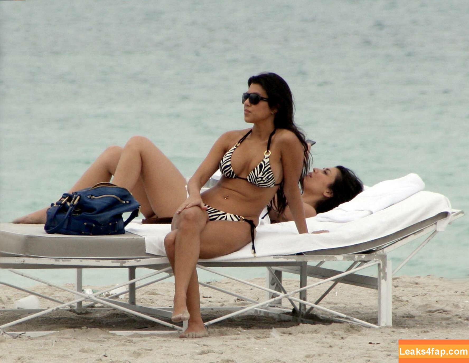 Kim Kardashian / https: / kimkadarshian / kimkardashian leaked photo photo #1458