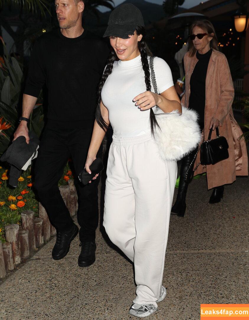 Kim Kardashian / https: / kimkadarshian / kimkardashian leaked photo photo #1520