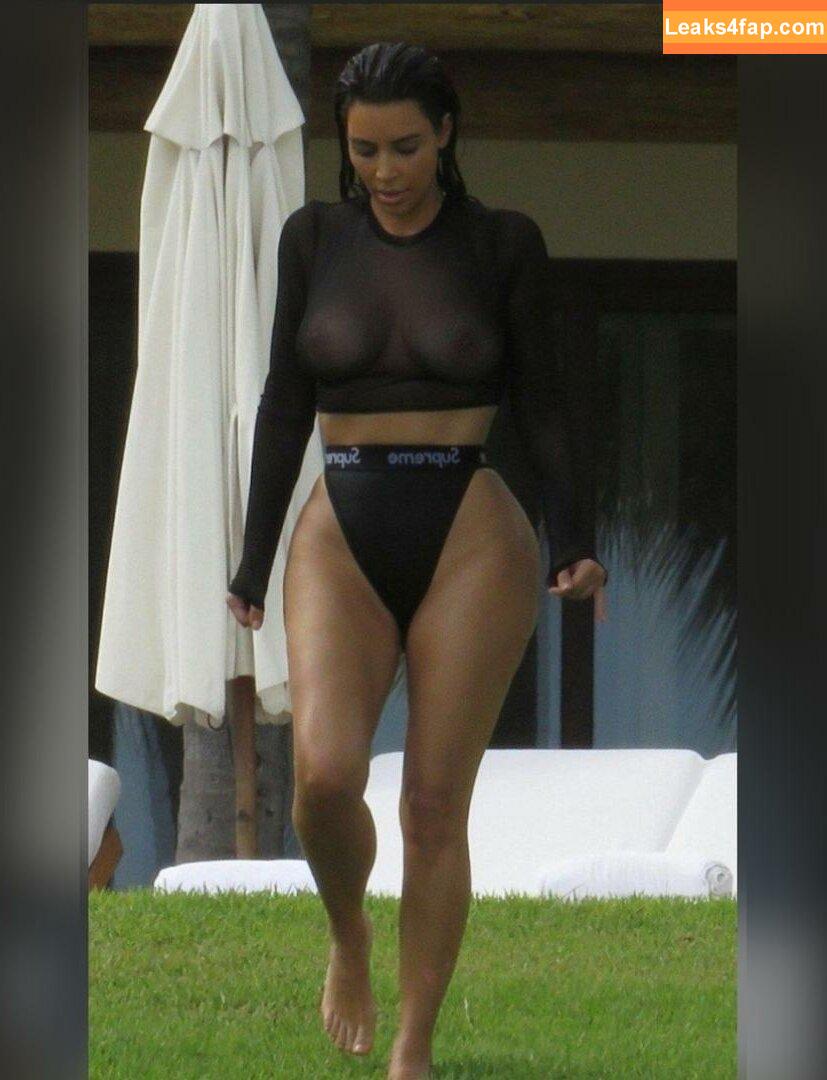 Kim Kardashian / https: / kimkadarshian / kimkardashian leaked photo photo #1551