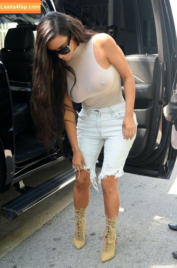 Kim Kardashian / https: / kimkadarshian / kimkardashian leaked photo photo #1564