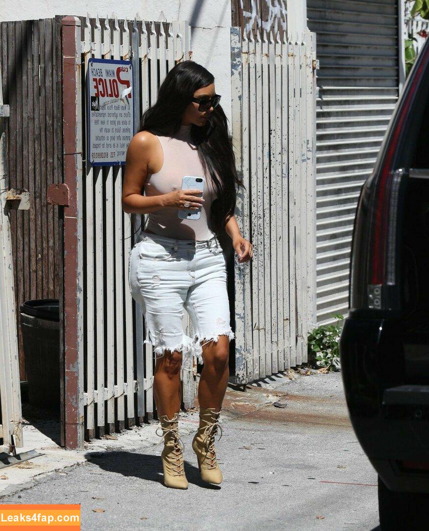 Kim Kardashian / https: / kimkadarshian / kimkardashian leaked photo photo #1573