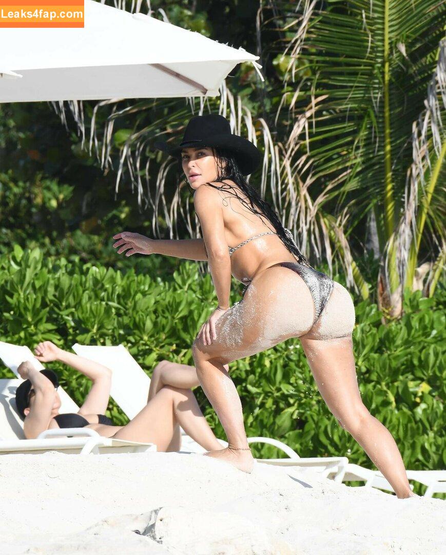 Kim Kardashian / https: / kimkadarshian / kimkardashian leaked photo photo #1620