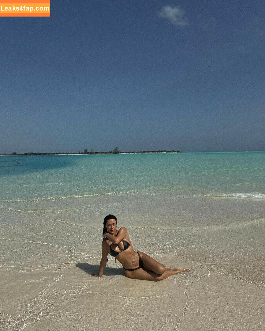 Kim Kardashian / https: / kimkadarshian / kimkardashian leaked photo photo #1624