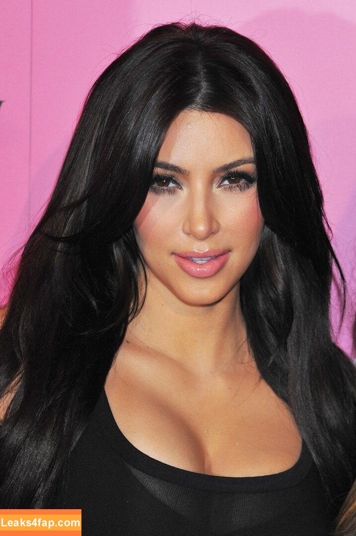 Kim Kardashian / https: / kimkadarshian / kimkardashian leaked photo photo #1636