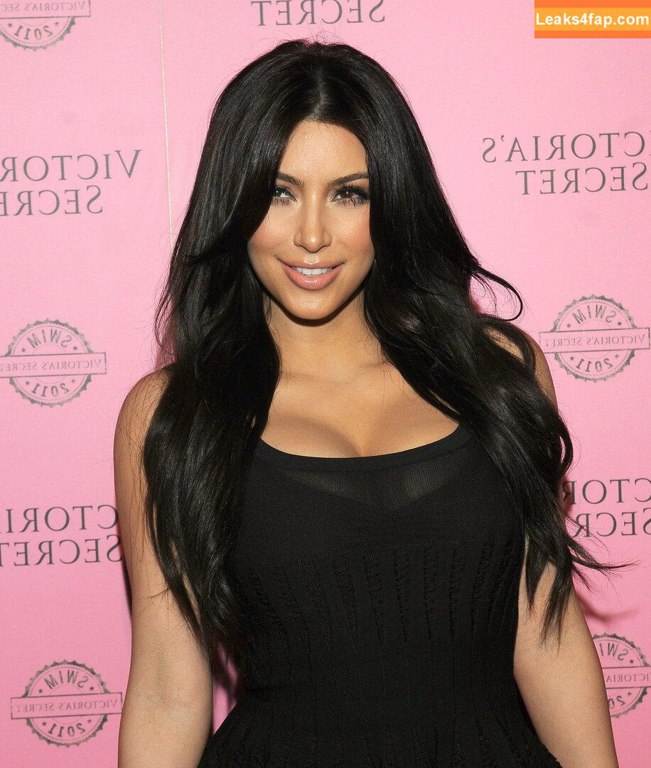 Kim Kardashian / https: / kimkadarshian / kimkardashian leaked photo photo #1642