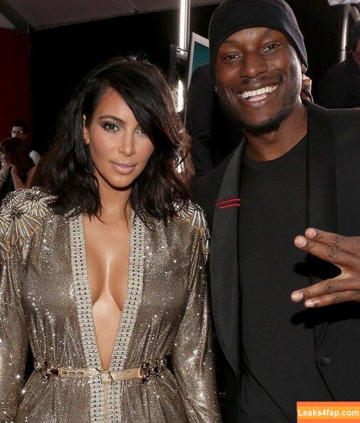 Kim Kardashian / https: / kimkadarshian / kimkardashian leaked photo photo #1679