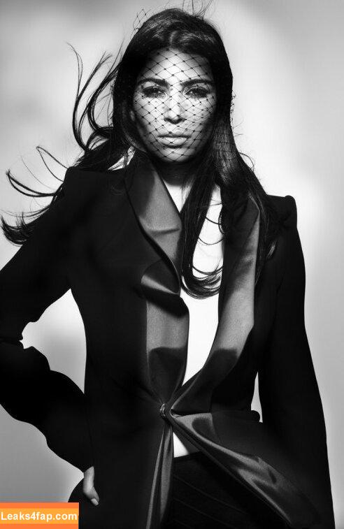 Kim Kardashian / https: / kimkadarshian / kimkardashian leaked photo photo #1688