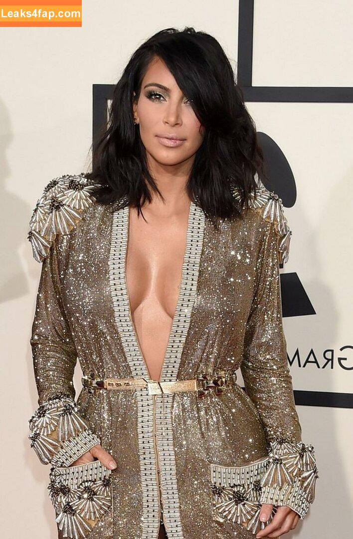 Kim Kardashian / https: / kimkadarshian / kimkardashian leaked photo photo #1691