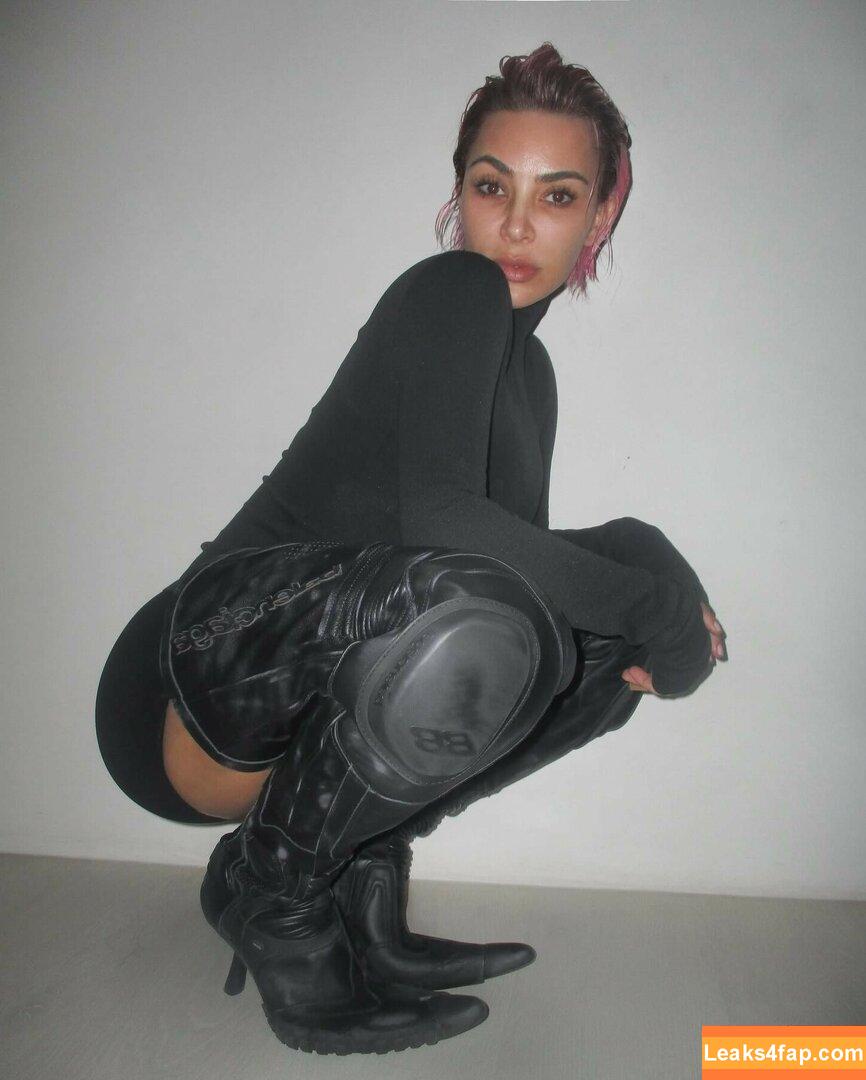 Kim Kardashian / https: / kimkadarshian / kimkardashian leaked photo photo #1722