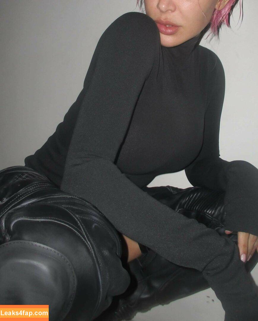 Kim Kardashian / https: / kimkadarshian / kimkardashian leaked photo photo #1724