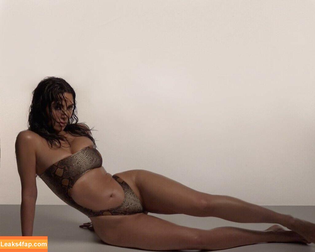 Kim Kardashian / https: / kimkadarshian / kimkardashian leaked photo photo #1736