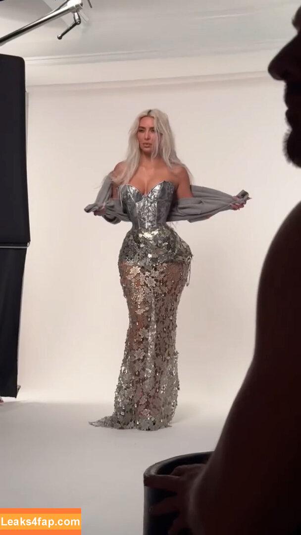 Kim Kardashian / https: / kimkadarshian / kimkardashian leaked photo photo #1748