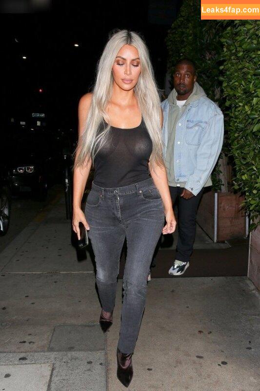 Kim Kardashian / https: / kimkadarshian / kimkardashian leaked photo photo #1768