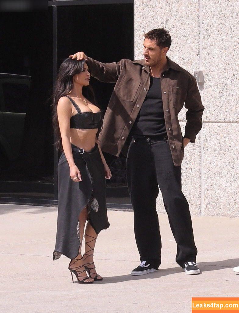 Kim Kardashian / https: / kimkadarshian / kimkardashian leaked photo photo #1773