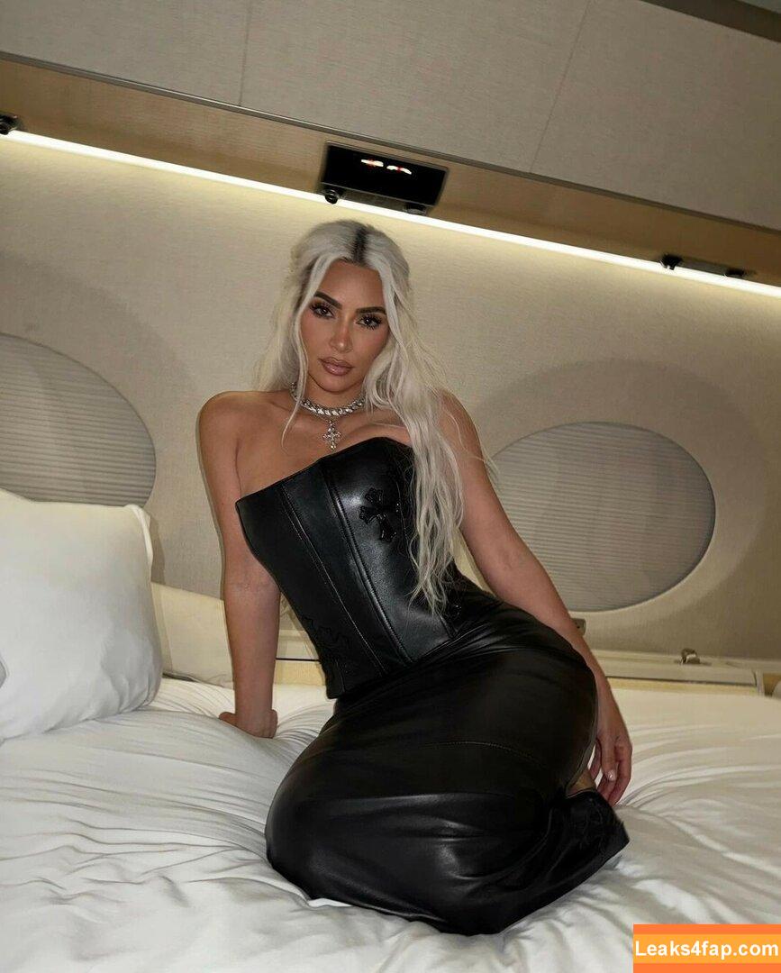Kim Kardashian / https: / kimkadarshian / kimkardashian leaked photo photo #1775