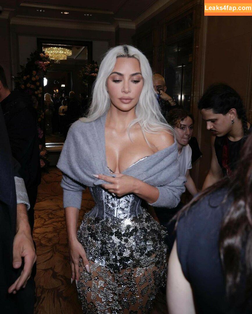 Kim Kardashian / https: / kimkadarshian / kimkardashian leaked photo photo #1783