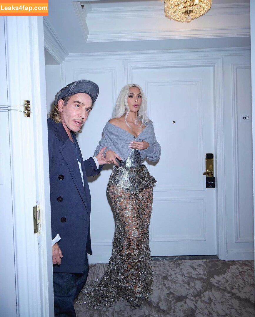 Kim Kardashian / https: / kimkadarshian / kimkardashian leaked photo photo #1784