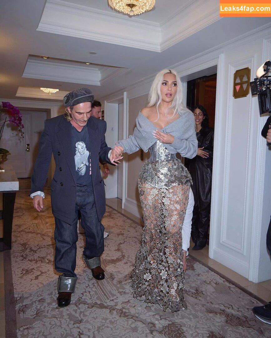 Kim Kardashian / https: / kimkadarshian / kimkardashian leaked photo photo #1785